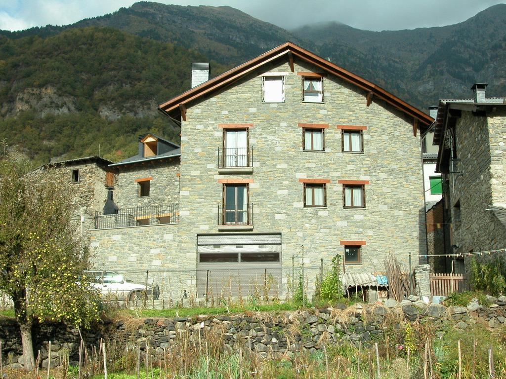 Apartamentos Estop Sahun Екстериор снимка